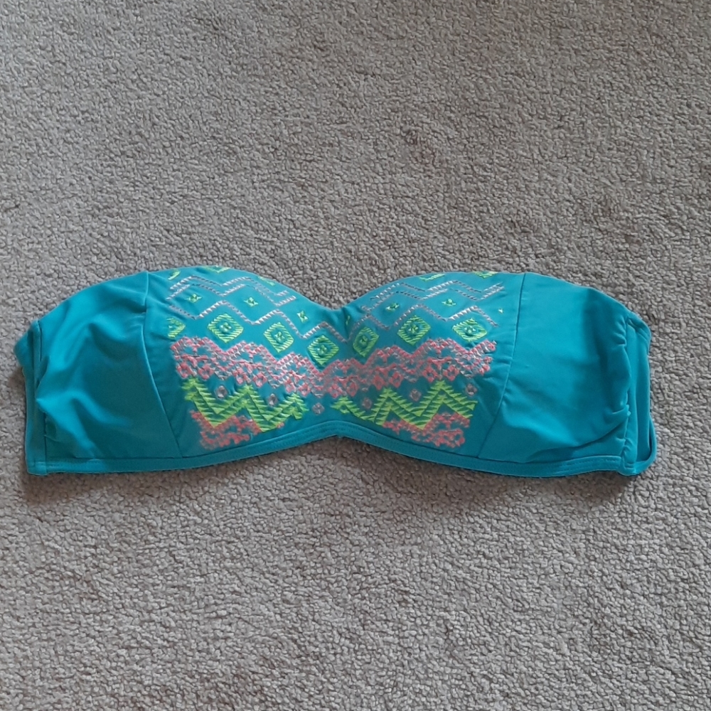 Bikini top‎